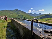 25 Acqua di sorgente per l'abbeveratoio di Baita Minchuchi